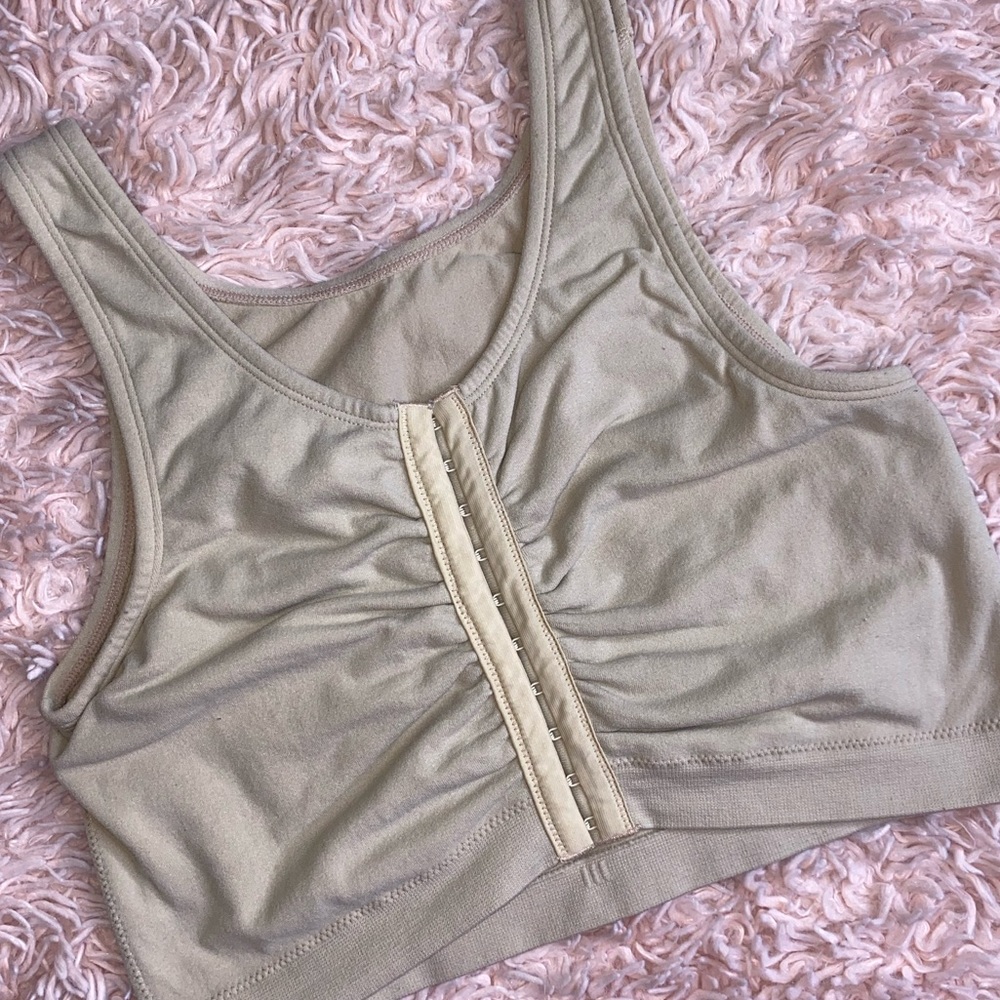 Fruit of the Loom Front Closure Comfort Training Sports Bra Tan Wireless, Size L - Picture 2 of 3